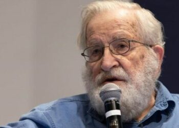 Entrevista al filósofo, politólogo y activista Noam Chomsky: “Trump advierte que si no le gusta el resultado de las elecciones puede negarse a dejar el cargo”