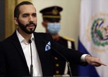 Bukele pierde el control: El parlamento de El Salvador establece un régimen de excepción ante la ola de violencia