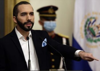 Nayib Bukele acusa a Manuel Merino de «golpista» y no reconoce su gobierno en Perú