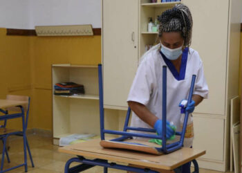 Adelante denuncia que se reincorporan limpiadoras municipales en Málaga sin hacerles las pruebas tras la cuarentena