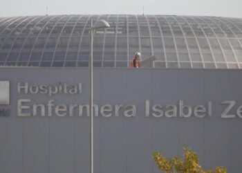 Gobierno Ayuso adjudica a dedo la seguridad del hospital Enfermera Isabel Zendal a una empresa de una exconcejala del PP