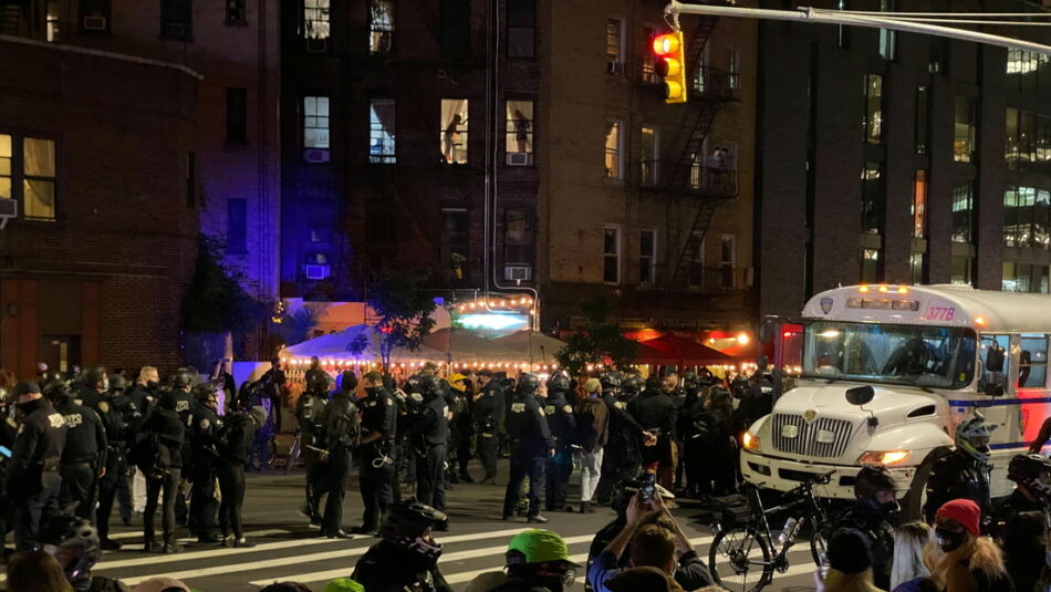 Enfrentamientos en Nueva York, Portland y Arizona entre la Policía y manifestantes que exigen un recuento completo de votos