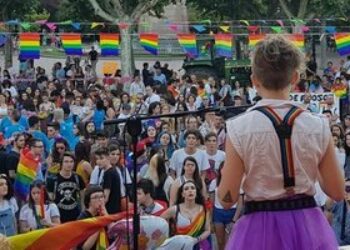 Marea Arcoíris recuerda en el día de la memoria trans que los derechos de las personas trans son derechos humanos