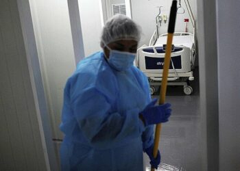 Trabajadoras de limpieza de hospitales denuncian “clasismo” en los reconocimientos al personal sanitario