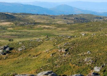 A paraxe natural da Serra do Suído, en alerta vermella polo impacto negativo do parque eólico Coto das Airas