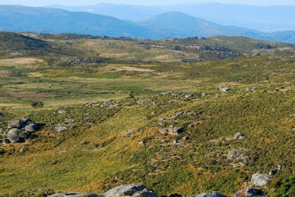 A paraxe natural da Serra do Suído, en alerta vermella polo impacto negativo do parque eólico Coto das Airas