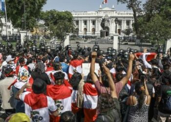 Congreso de Perú a segunda votación para definir la Jefatura del Estado