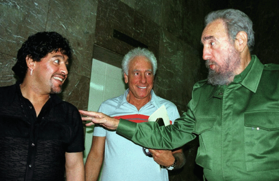 Falleció Maradona en el día en que se cumplen cuatro años de la muerte de Fidel