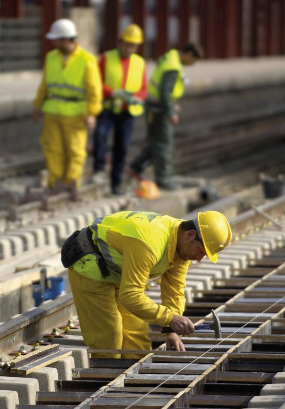 Adif privatiza y quintuplica el coste del mantenimiento de la infraestructura ferroviaria