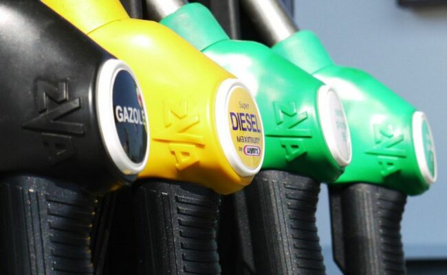 Empodérate frente a las gasolineras