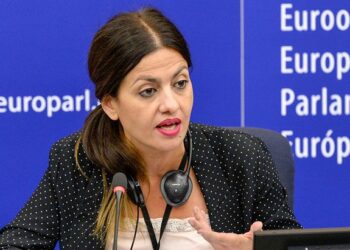 Sira Rego se reúne con responsables del gabinete de la comisaria europea de Interior para analizar la situación de las personas migrantes en Canarias y el nuevo Pacto Migratorio