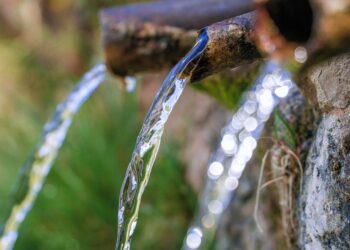 FACUA insta al Ayuntamiento de Llanes a garantizar el suministro de agua potable en la zona