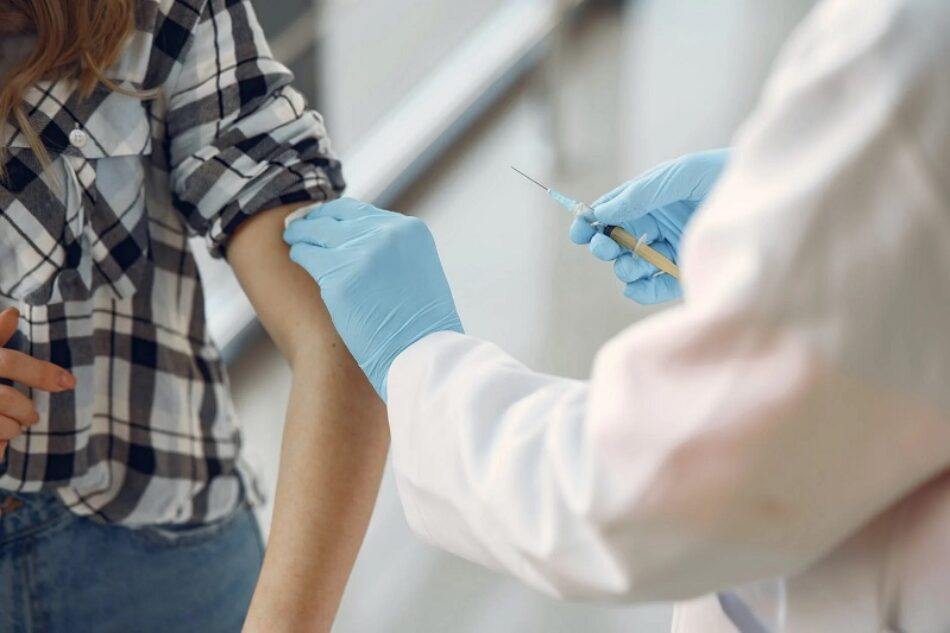 El Gobierno autoriza la adquisición de las vacunas de Janssen, Moderna y CureVac con acceso gratuito desde enero