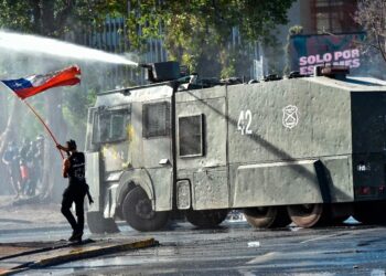Al menos 30 detenidos en las protestas contra Piñera en Santiago de Chile