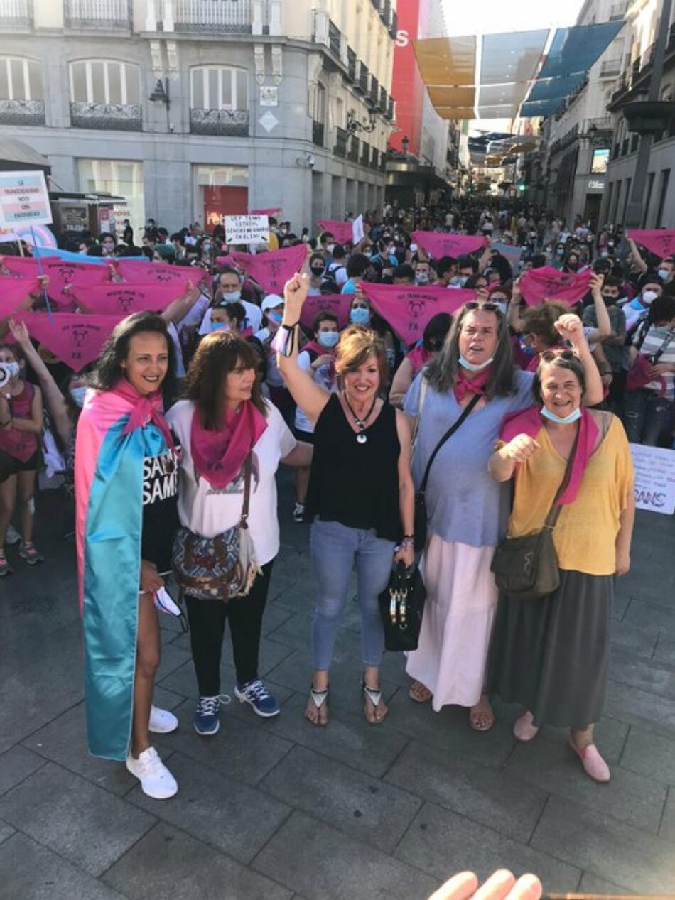 Los Colectivos Trans y sus familias celebran el gran apoyo social a la Ley Trans
