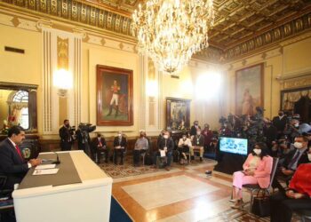 Embajada de Venezuela en España: «triunfó la democracia, se abren nuevos caminos de paz»