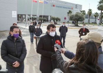 Podemos Comunidad de Madrid se reúne con los sindicatos del Hospital Infanta Sofía para pedir la apertura inmediata de las 16 camas UCI de la Torre 4
