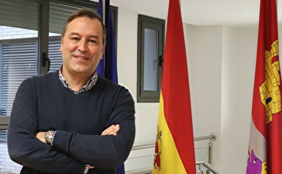 Izquierda Unida de Castilla y León solicita el cese de J. Antonio Antón Director Provincial de Educación en Burgos por dejación de sus responsabilidades en la defensa de las Instituciones Públicas