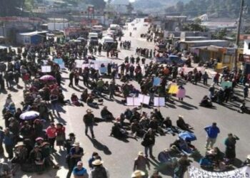 Organizaciones campesinas bloquean carreteras en protesta contra el Gobierno en Guatemala