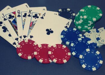 Algunos consejos y técnicas que debes conocer antes de lanzarte a jugar al póker con dinero