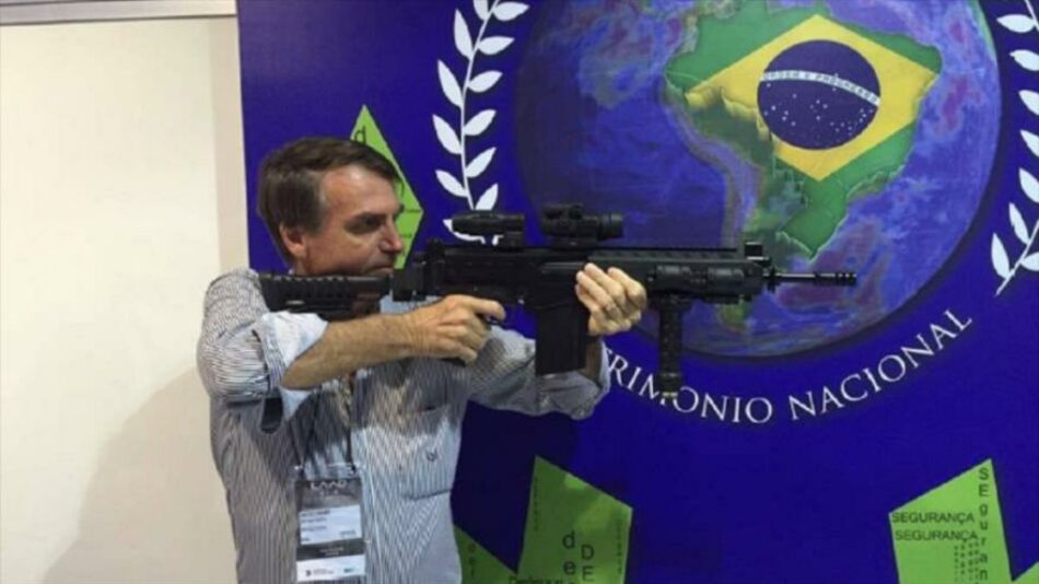 Bolsonaro busca facilitar el acceso a armas de fuego