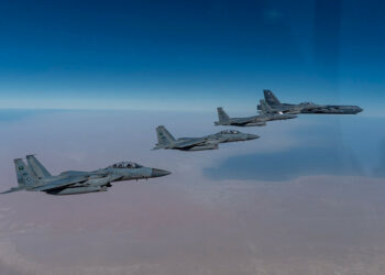 Bombarderos estratégicos de EE.UU. sobrevuelan Oriente Medio para demostrar «su poderío aéreo en cualquier parte del mundo»