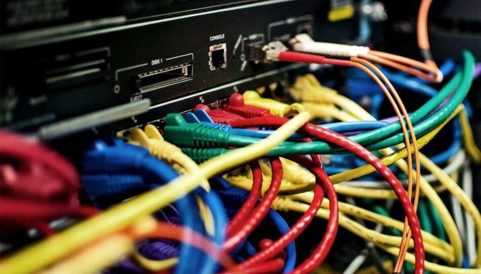 Adelante Jerez propone crear una red de fibra óptica propia para dar servicio a operadoras locales de Internet