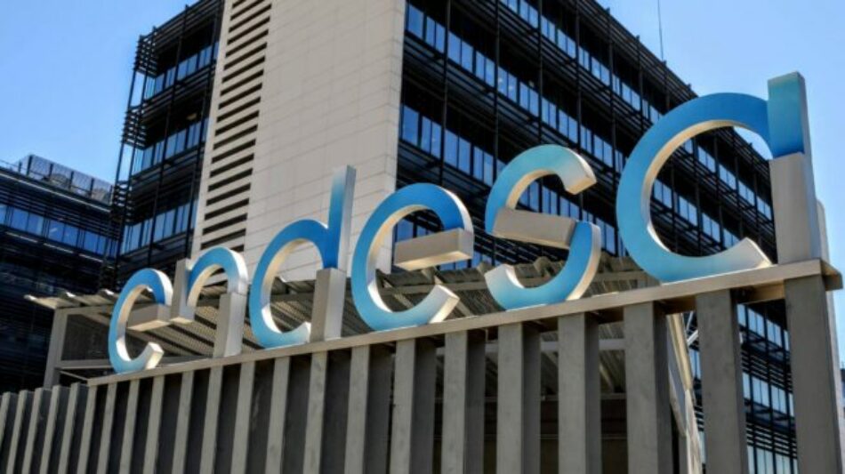 La CNMC multa con 4,9 millones a Endesa por abusar de su posición de dominio en la red eléctrica