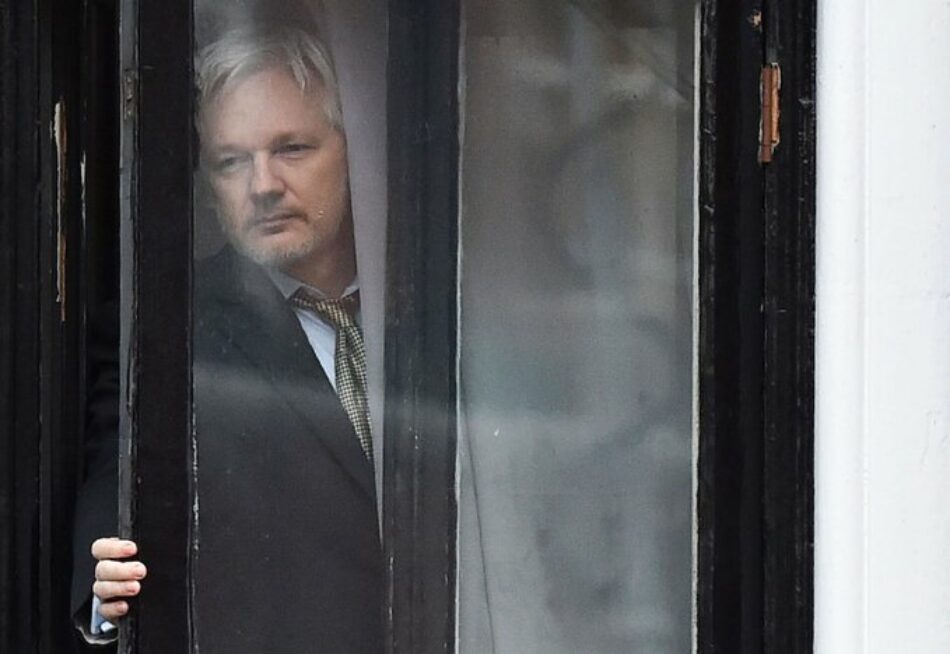 Un tribunal británico deniega la extradición de Assange a EE.UU.