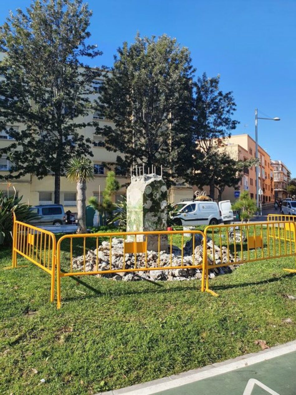 El Ayuntamiento de Cádiz comienza 2021 retirando el busto de Juan Carlos I de la renombrada «Avenida de la Sanidad Pública»