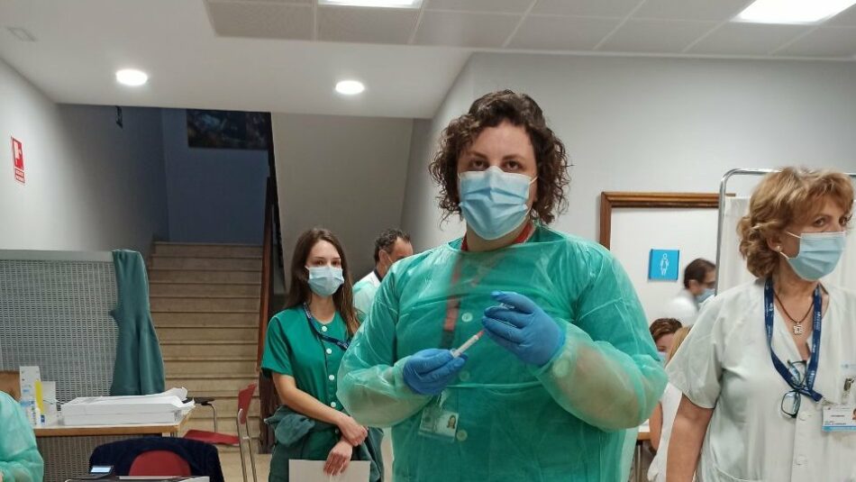 Seis meses perdidos por la improvisación del Gobierno regional de Madrid: casi 600 enfermeras de baja por Covid
