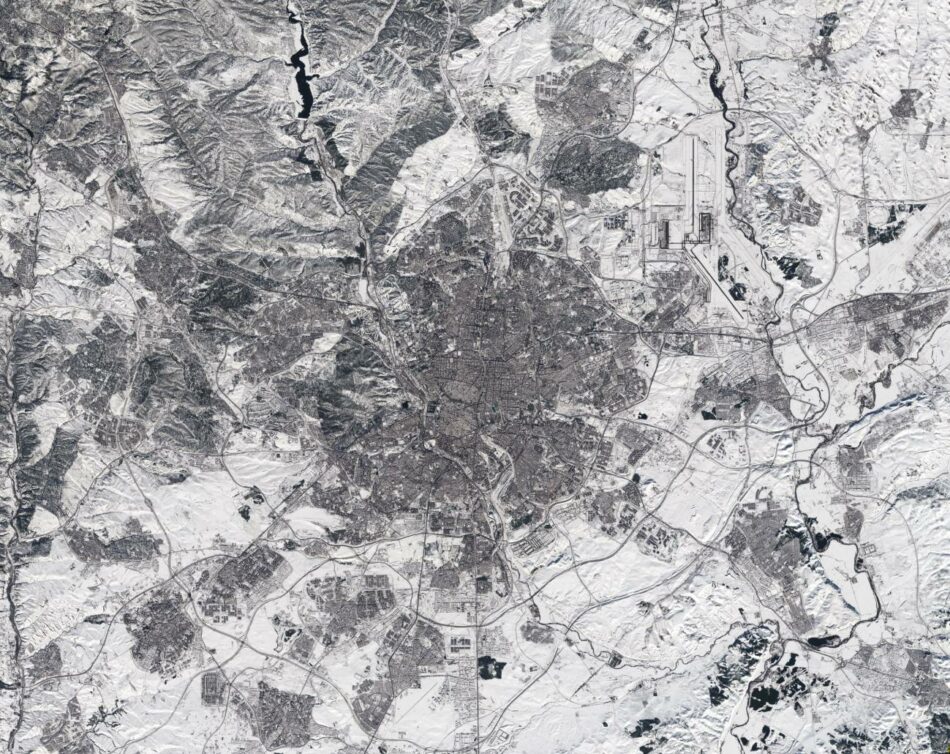 Imagen de satélite de Madrid cubierto de nieve