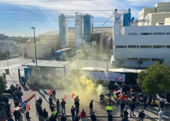 Adelante Andalucía denuncia las condiciones laborales y el incumplimiento de las medidas de seguridad en la empresa Sevillana de Persán