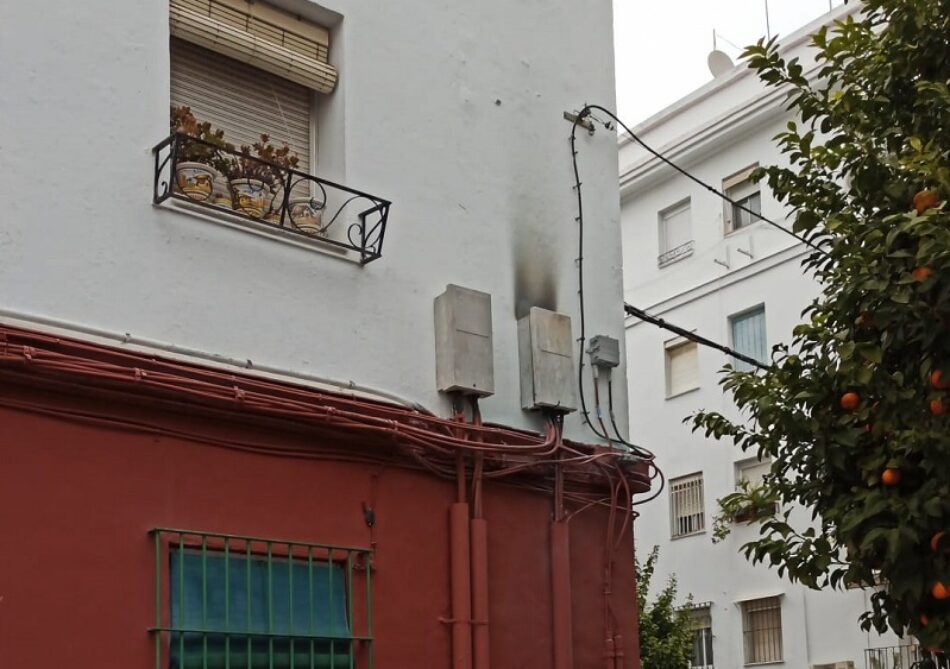 El barrio del Tardón en Triana (Sevilla) vuelve a sufrir un corte de luz de 18 horas sin solución por Endesa