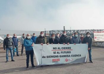 Enrique Santiago llama a las administraciones afectadas a “coordinarse y poner en marcha de inmediato acciones para mantener la actividad en las plantas que Siemens Gamesa planea cerrar”