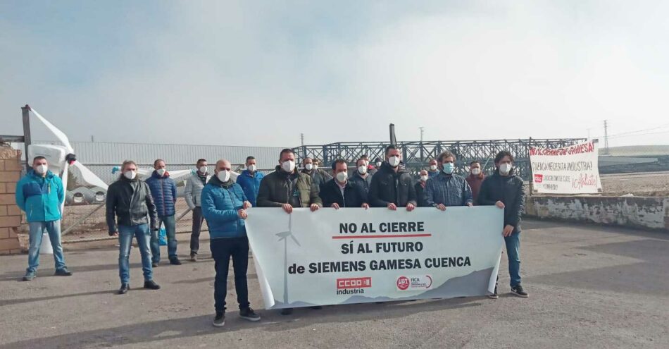 Enrique Santiago llama a las administraciones afectadas a “coordinarse y poner en marcha de inmediato acciones para mantener la actividad en las plantas que Siemens Gamesa planea cerrar”