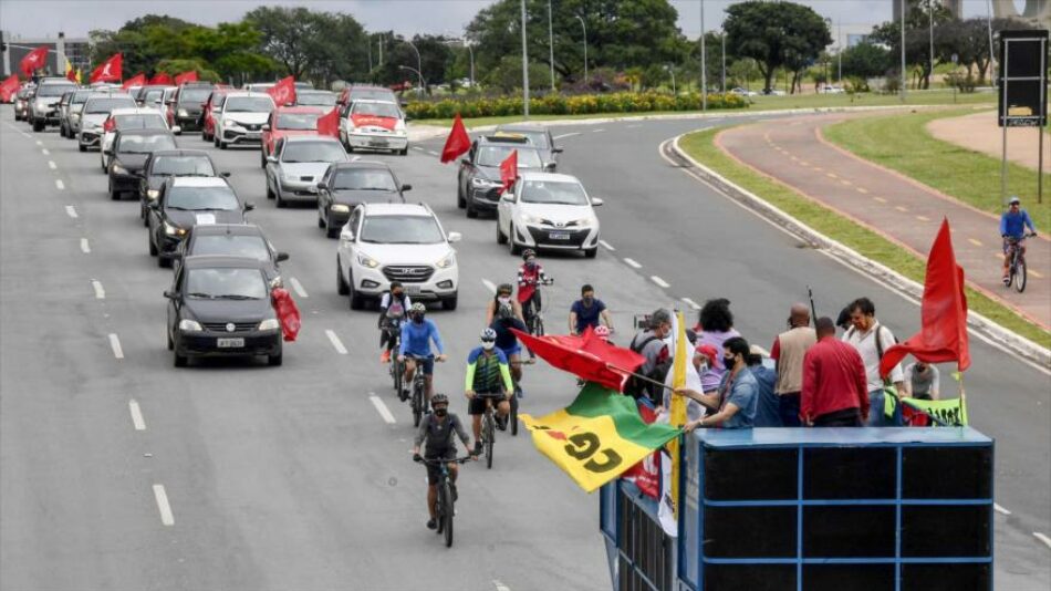 Brasileños se movilizan para pedir la destitución de Bolsonaro