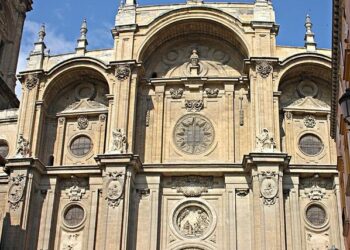 Granada Laica denuncia que el Gobierno legitima el expolio monumental de las inmatriculaciones de la Iglesia