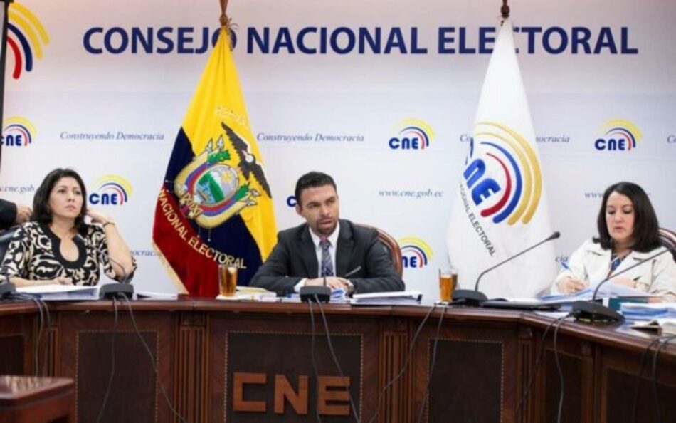 El Consejo Electoral de Ecuador anuncia recuento parcial de votos ante el empate técnico por el segundo puesto