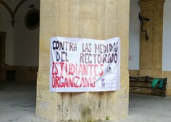 La Coordinadora Estudiantil Sevillana organiza una concentración en el Rectorado de la Universidad de Sevilla