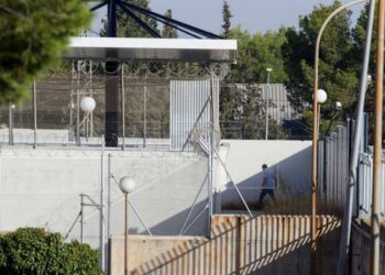Preguntan a la Comisión Europea sobre la situación de refugiados rifeños en el CIE de Murcia tras un brote de Covid-19