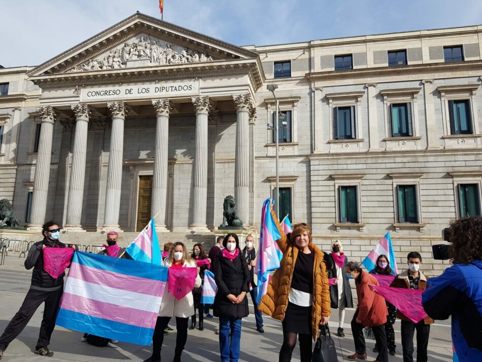Mar Cambrollé junto con representantes de colectivos trans y familias anuncian huelga de hambre si en un mes la Ley Trans no se registra en el Congreso