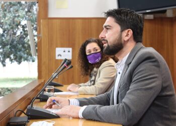 Ismael Sánchez pide a la Junta que resuelva de forma urgente los puntos de vacunación para las personas mayores de 80 años en la provincia de Sevilla