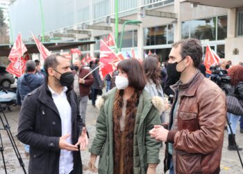Líderes andaluces de Podemos e IU se manifiestan junto con CCOO y UGT a favor de subir el SMI y derogar las reformas laborales