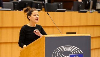 Sira Rego advierte de la “relación causa-efecto” entre los “relatos de los partidos de ultraderecha cuestionando al colectivo LGTBI” y manifestaciones como la de neonazis en Chueca