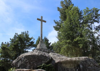 A memoria do país pide a retirada da cruz falanxista de Celanova