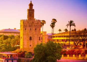 Torre del Oro: 800 años y una historia pendiente
