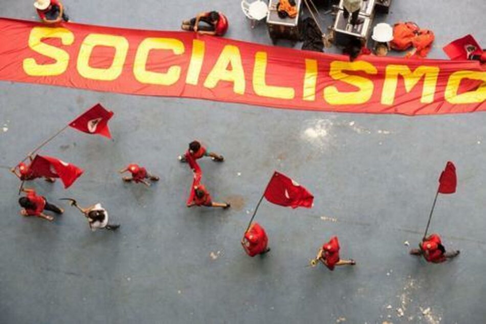 El socialismo comunal como base de la democracia participativa