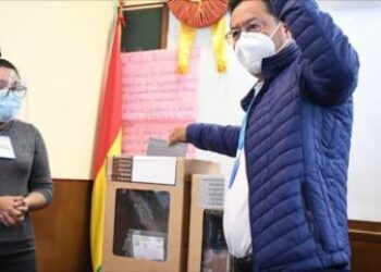 Arce arremete contra OEA y rechaza asistir a apertura de comicios