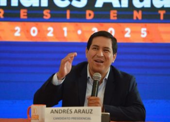 Arauz lidera encuestas ante Lasso de cara a balotaje en Ecuador